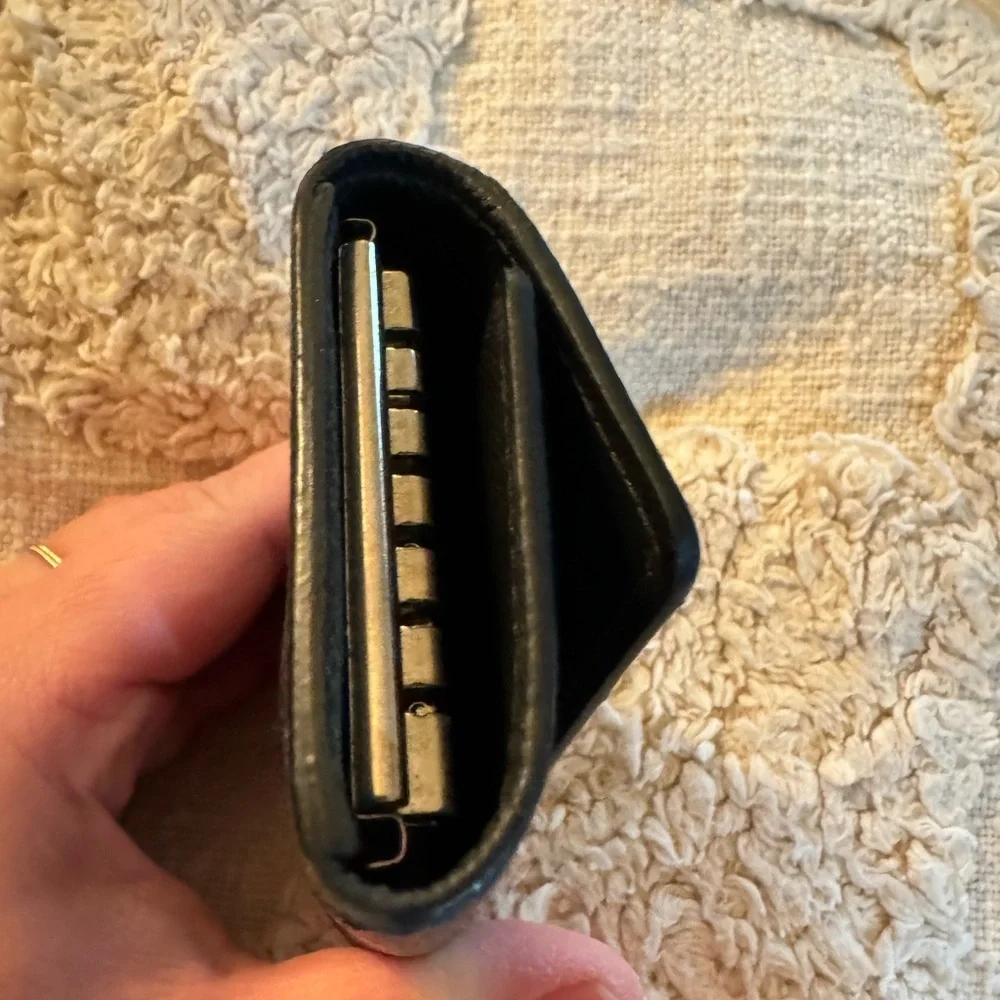 Authentic Louis Vuitton Graphite 6 Key holder
